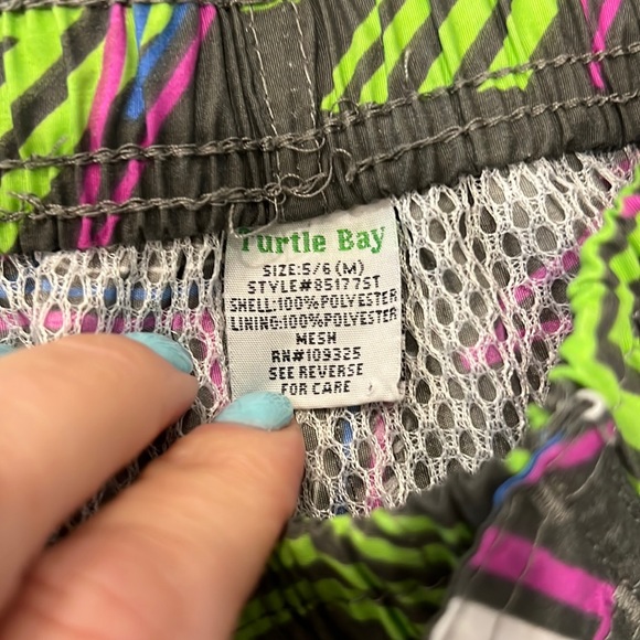 8/$25 😎 Star swim trunks size 5-6T - Picture 2 of 5